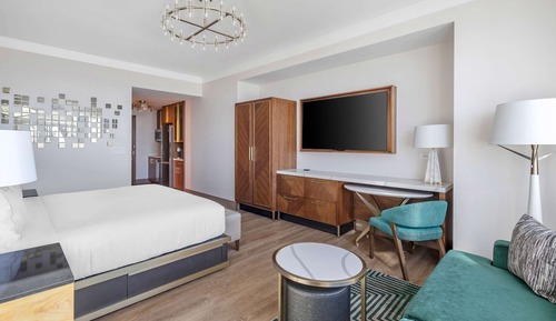 Superior Studio, 1 King Bed, Accessible (Hearing)