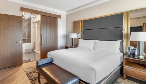 Premium Suite, 1 Bedroom, Accessible (Hearing)
