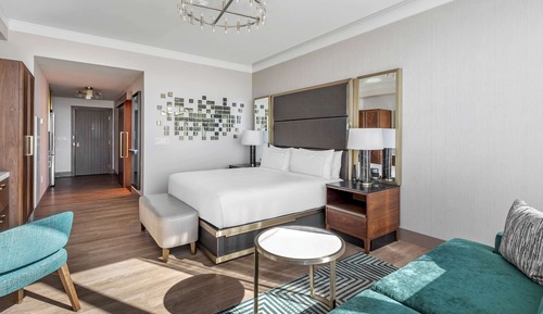 Superior Studio, 1 King Bed
