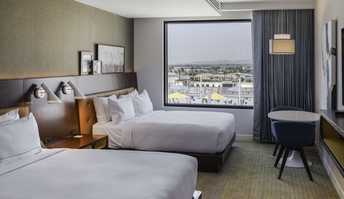 Room, 2 Queen Beds, Pool View