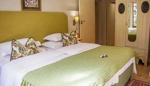 Deluxe Suite, 2 Bedrooms, Patio, Courtyard View