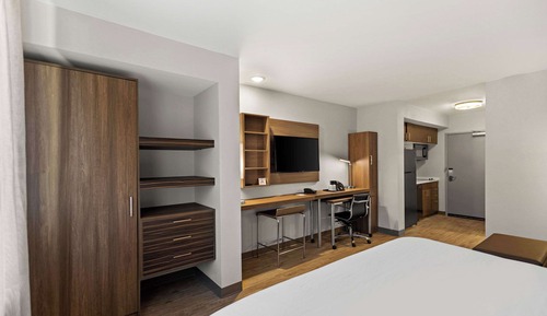 Suite, 1 King Bed with Sofa bed, Non Smoking