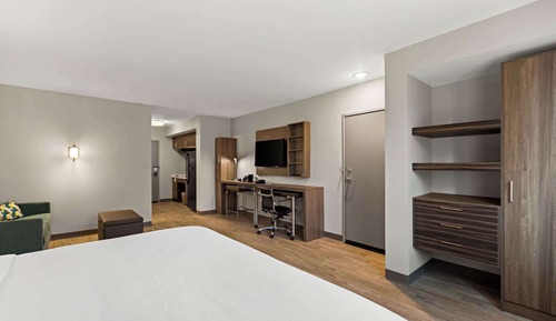 Suite, 1 King Bed with Sofa bed, Accessible, Non Smoking (Accessible Tub)