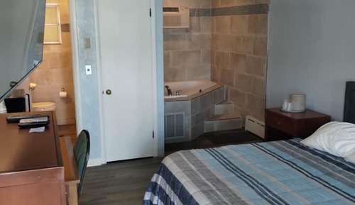 Honeymoon Room