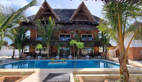 Deluxe Studio Suite, Multiple Beds, Pool View