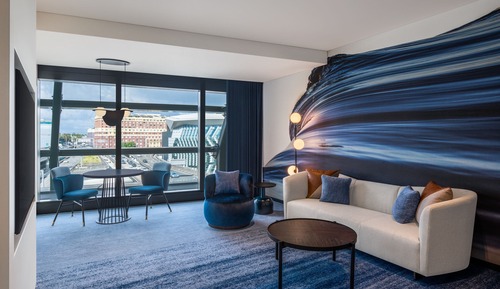 Superior Studio, 1 King Bed, City View