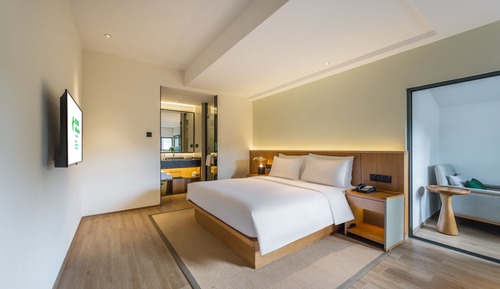 Standard Room, 1 King Bed