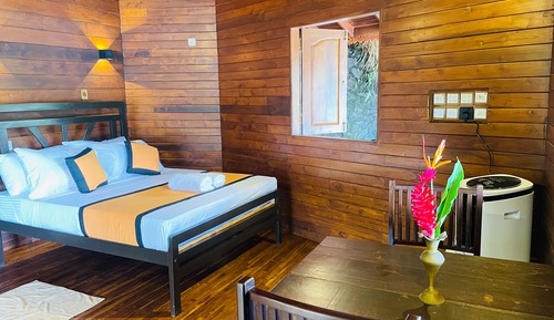 Classic Cabin