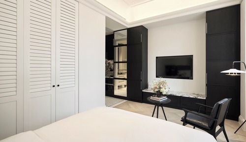 Studio Room
