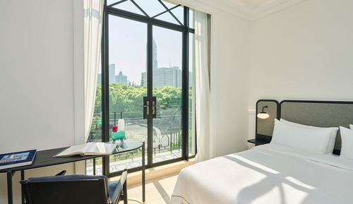 Superior Studio, 1 King Bed, Refrigerator & Microwave, City View