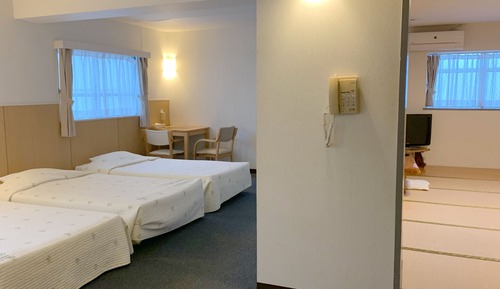 Japanese Western Style Room, Smoking