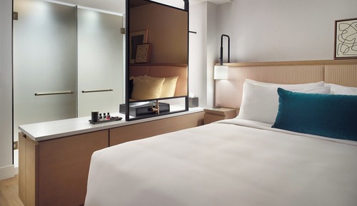 Studio, 1 King Bed (Artist Tower)