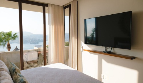 Luxury Studio, Private Pool, Ocean View
