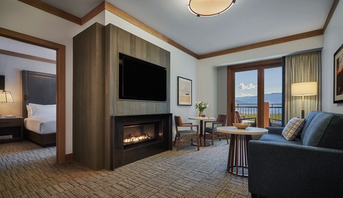 Deluxe Suite, 2 Bedrooms (Peak)