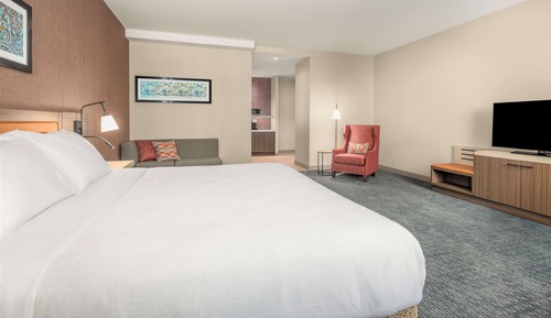 Deluxe Room, 1 King Bed, City View