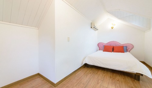 Basic Room, 1 Bedroom (sky)
