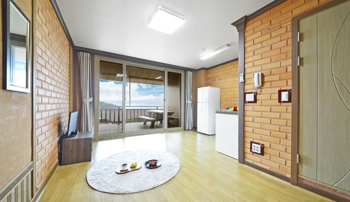 Basic Room, 1 Bedroom (B-103)