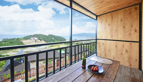 Basic Room, 1 Bedroom (B202(Oceanview))