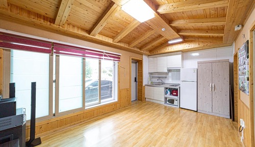 Basic Room, 1 Bedroom (Rosemary)