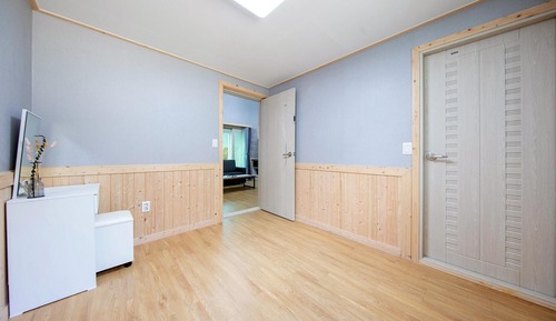 Basic Room, 2 Bedrooms (102 ( F1 ))