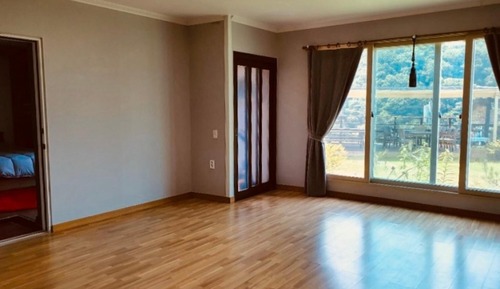 Room (Rainbow Room)