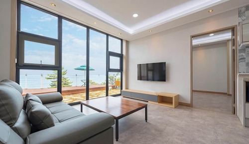 Room (Room 102 (Ocean View))