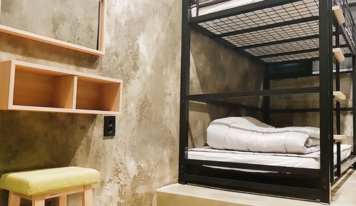 Room (6 male domitory)