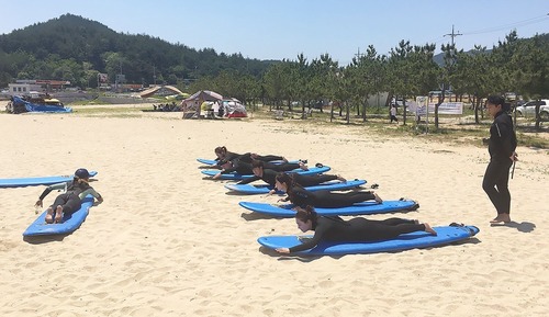 Room (Female Dormitory + 13:00 Surf Class)