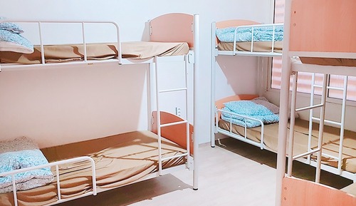 Room (6 male domitory)