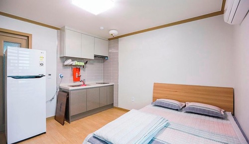 Room (303#)