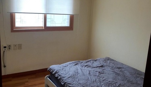 Room (Room 301)