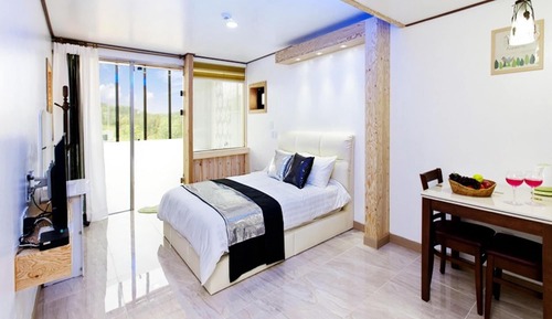 Room (302 (spa))