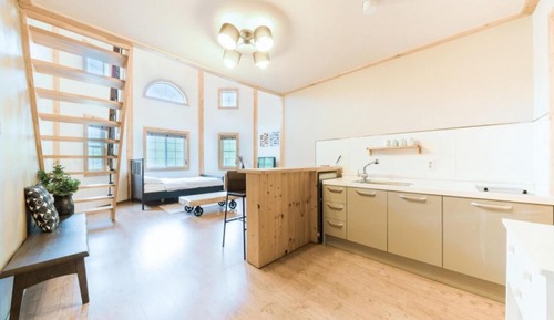 Room (Blue Thunder (Double floor 2 beds))