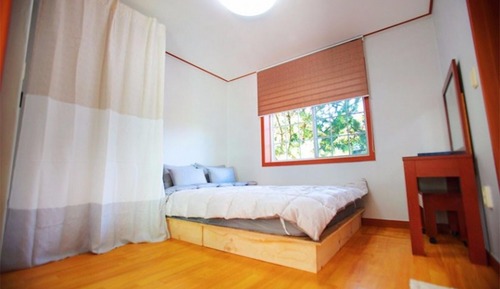 Room (Banong)
