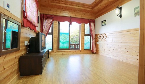 Room (Korean Edelweiss)