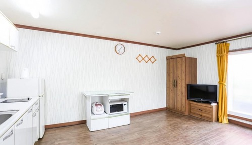 Room (Rabbit)