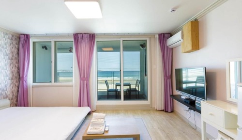 Room (Room 202 (Whirlpool Spa))