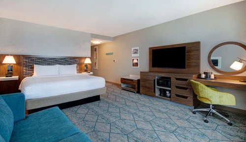Standard Room, 1 King Bed, Accessible, Refrigerator & Microwave