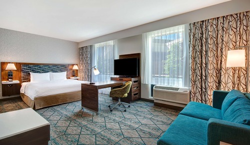 Standard Studio Suite, 1 King Bed, Refrigerator & Microwave (Wet bar)