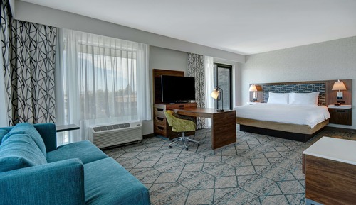 Standard Suite, 1 King Bed, Accessible, Balcony