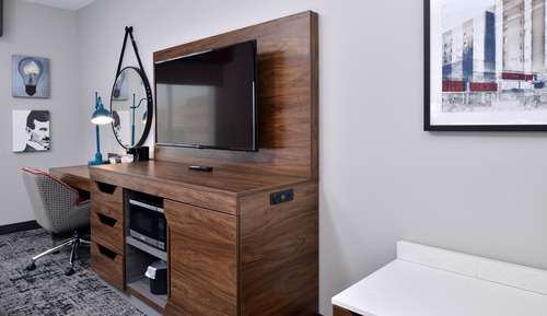 Room, 2 Queen Beds, Refrigerator & Microwave