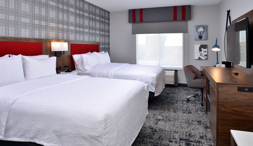 Room, 2 Queen Beds, Accessible, Bathtub (Mobility & Hearing)