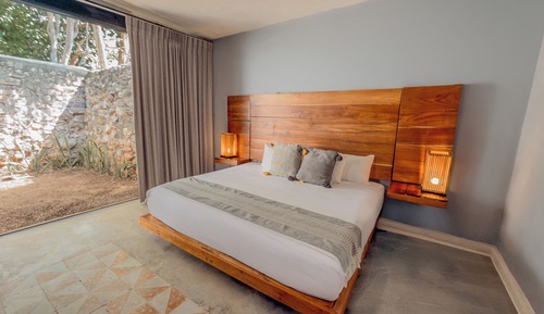 Standard Room, 1 King Bed