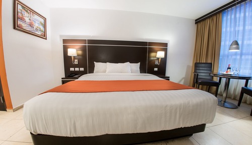 Standard Room, 1 King Bed