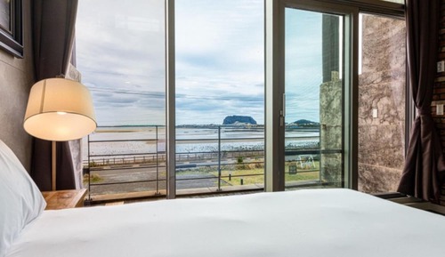 Room (Room 203 (beach sunrise view spa cook)
