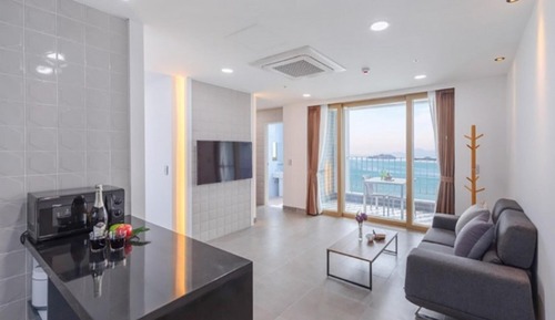 Room (52-503 Deluxe 2)
