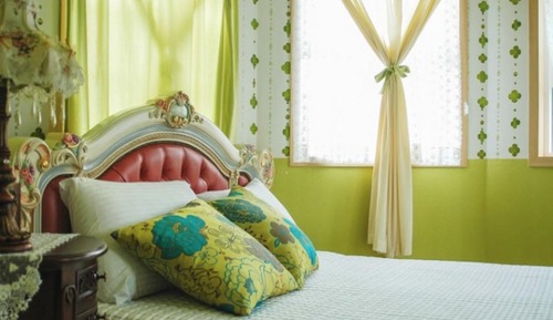 Room (Cloverbird)