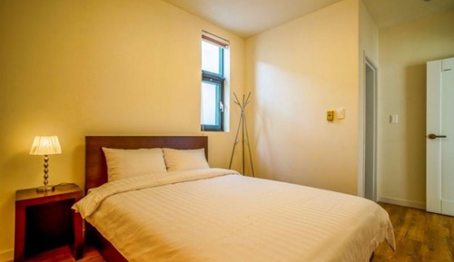 Room (Loft)