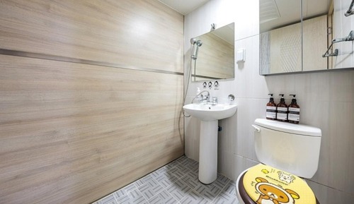 Room (Two Room 203)