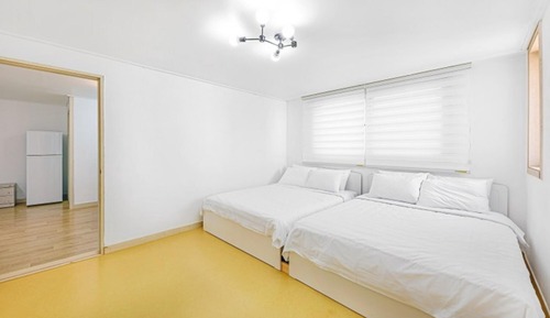 Room (Two Room 502)
